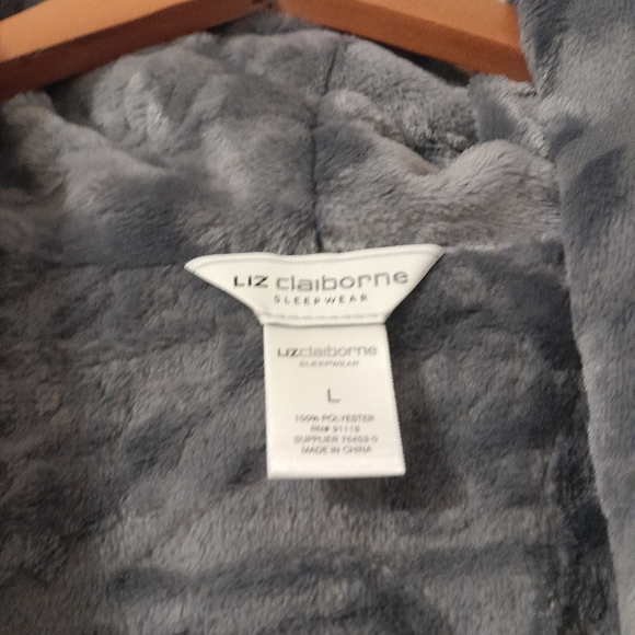 Bath Robe - Picture 2 of 3